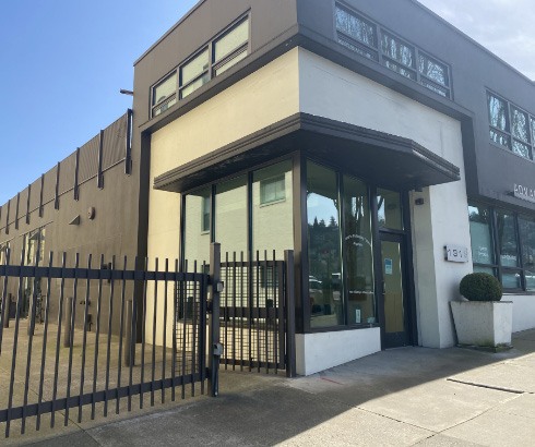 Exterior of Evolution Dental office in Portland